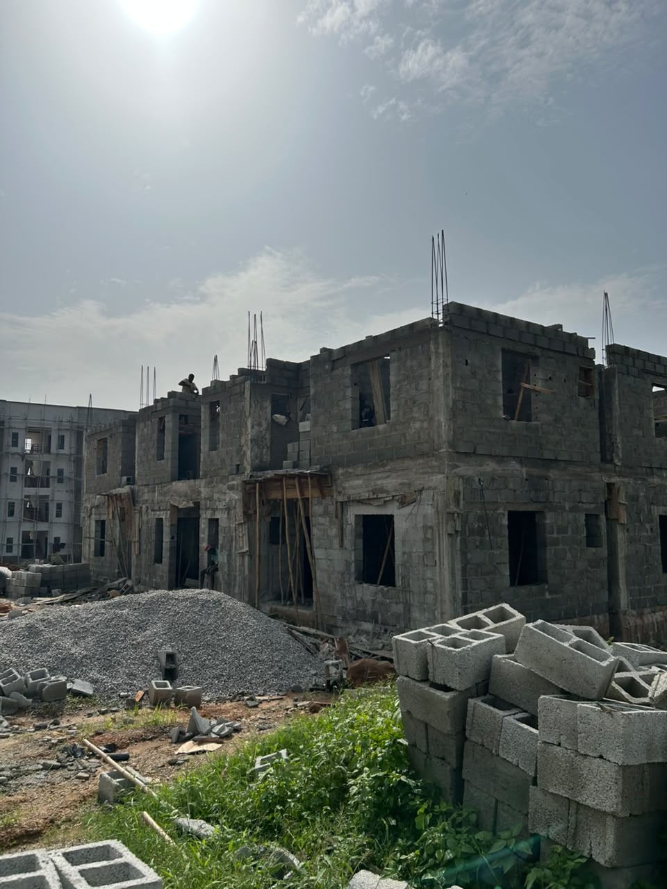 Side view of ongoing construction